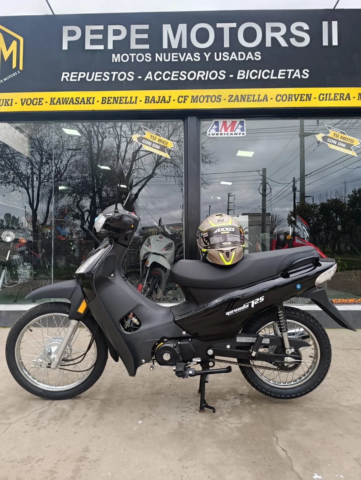 Moto 125 cc del sorteo, vista completa